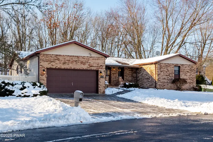 121 Red Coat Lane, Hanover Township, PA 18706 - Image #3