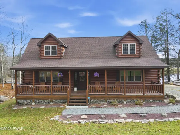 109 Lakeside Drive, Greentown, PA 18426