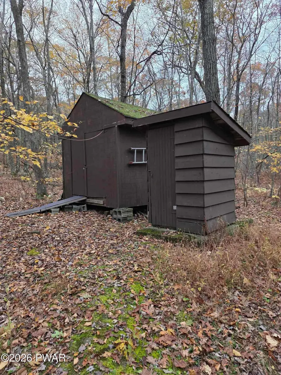 160 Five Mile Meadow, Dingmans Ferry, PA 18328 - Image #3