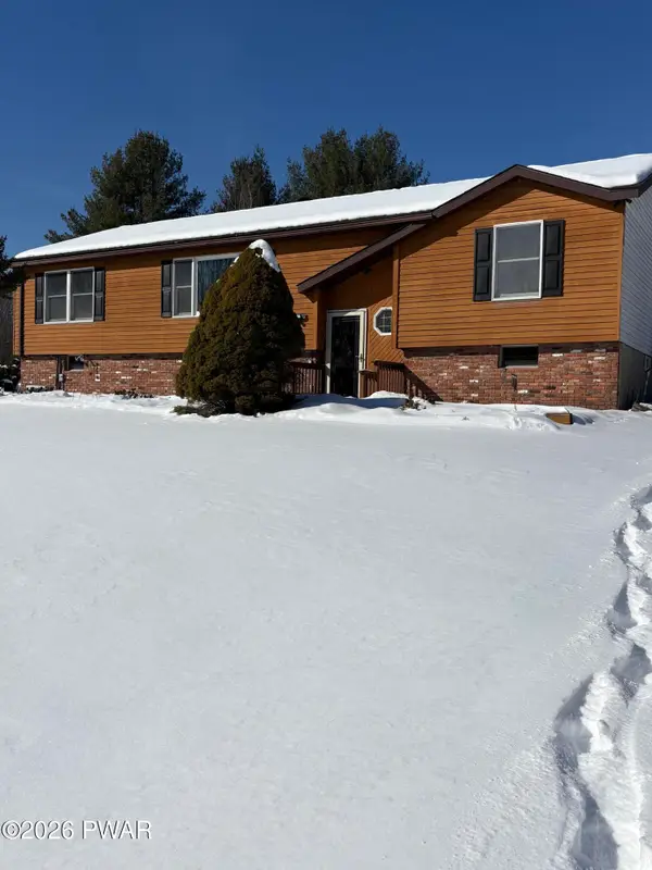 12 Stourbridge Lane, Honesdale, PA 18431