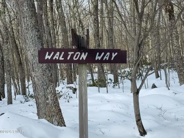 111 Walton Way, Milford, PA 18337