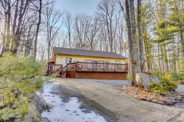 24 Lakeside Drive, Lakeville, PA 18438