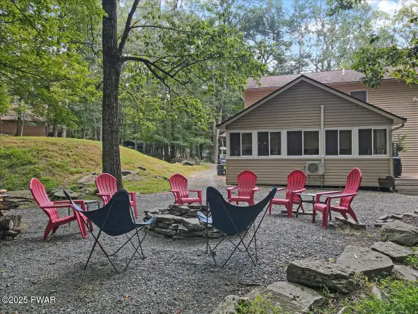 5 Pumphouse Road, Lakeville, PA 18438