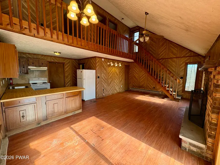 192 Bellingham Drive, Bushkill, PA 18324 - #2