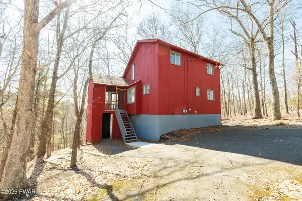 5231 Woodbridge Drive E, Bushkill, PA 18324