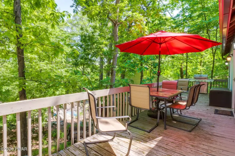 111 Park Court, Bushkill, PA 18324 - #3