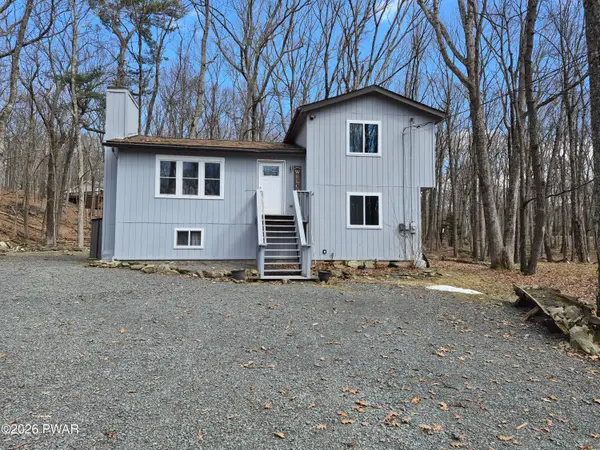 805 Pastern Court, Hawley, PA 18428