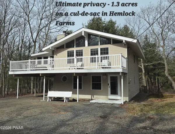 802 Clydesdale Court, Lords Valley, PA 18428