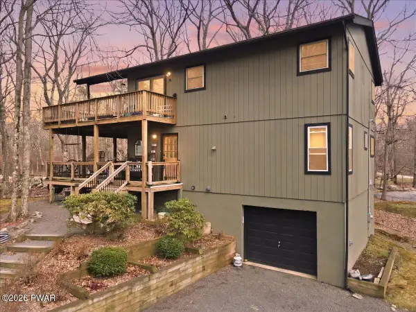 119 Ridgeway Drive, Lords Valley, PA 18428