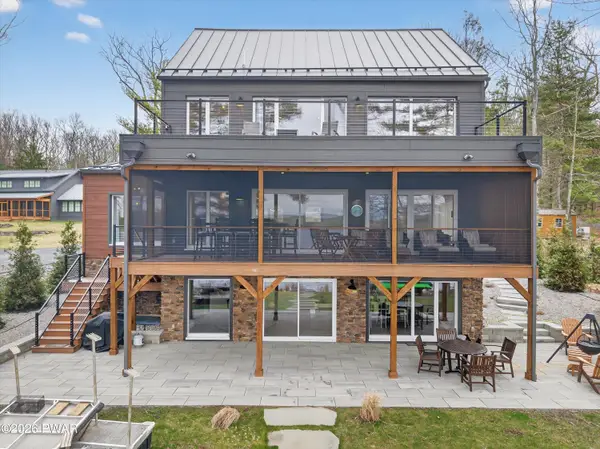 919 Twin Lakes Road, Shohola, PA 18458