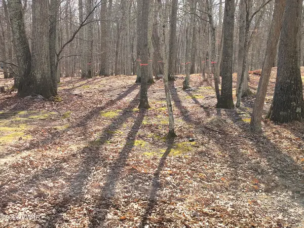 174 Cottonwood Drive, Hawley, PA 18428