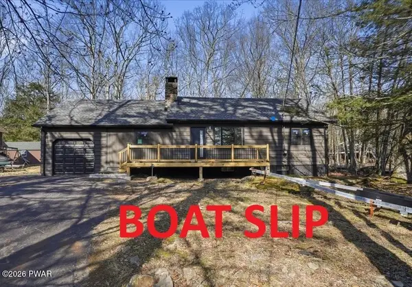 19 Lakeview Drive, Lakeville, PA 18438