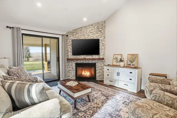 196 Barlow Circle #35, Union Dale, PA 18470