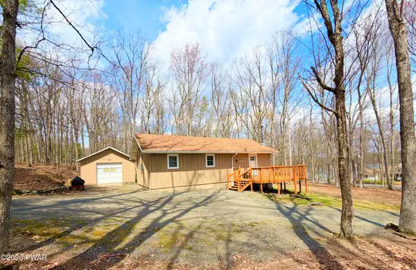 239 Fawn Lake Drive, Hawley, PA 18428