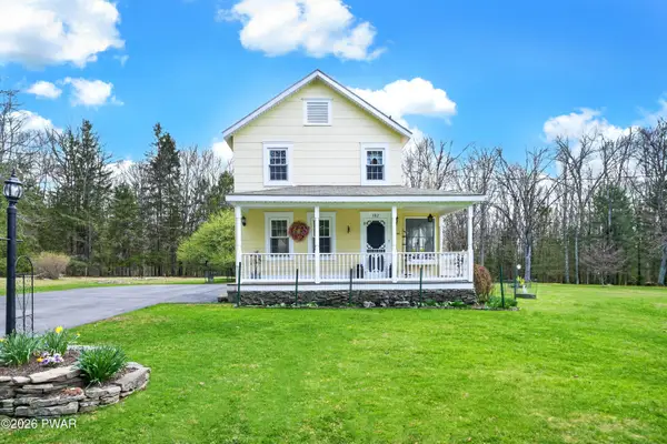 102 Rocky View Drive, Hawley, PA 18428