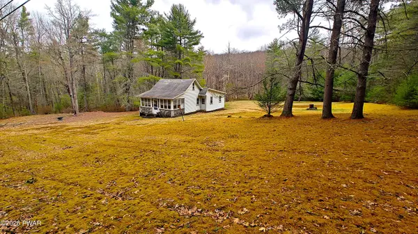 138 Neil Thompson Road, Lackawaxen, PA 18435
