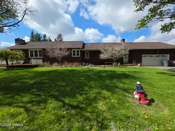 131 Lake Quinn Road, Waymart, PA 18472