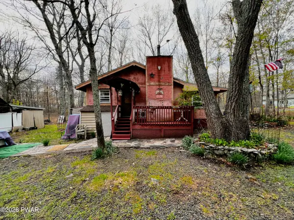 2121 Oaktree Lane, Bushkill, PA 18324