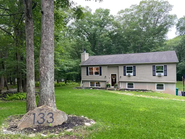 133 Cherry Hill Circle, Hawley, PA 18428
