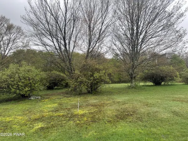 60 Meadowland Drive, Damascus, PA 18415