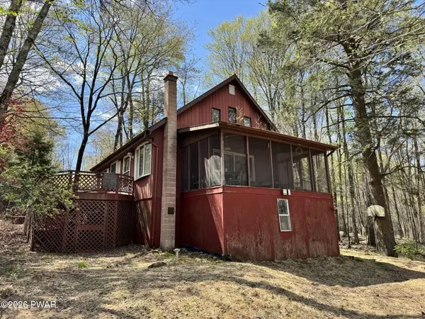 157 Buck Hill, Greentown, PA 18426