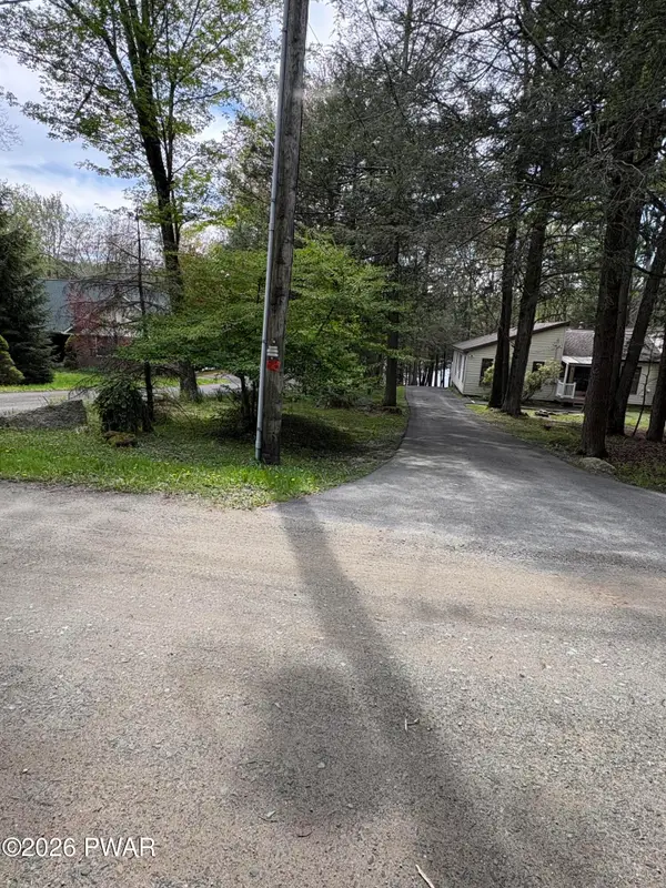 60 Arrowhead Circle, Newfoundland, PA 18445