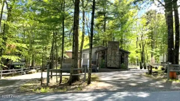 103 Quail Court, Dingmans Ferry, PA 18328
