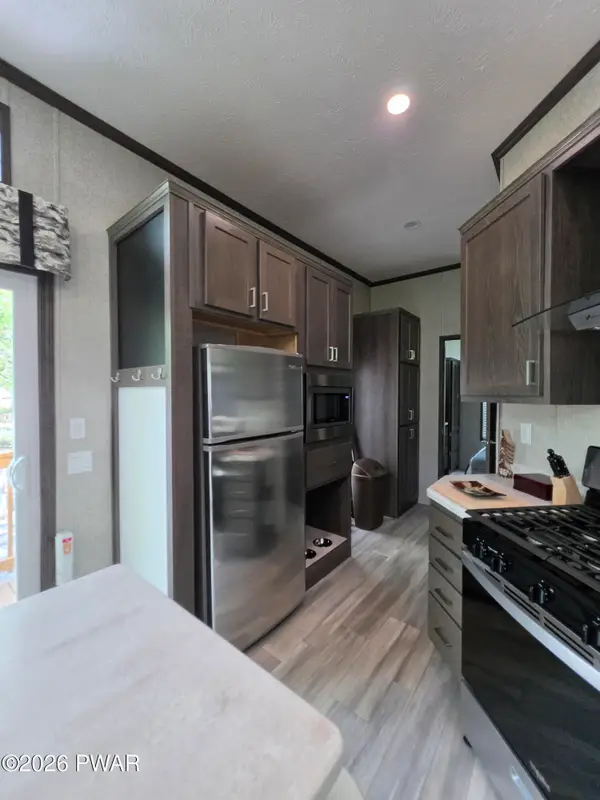 107 Redwood Lane, Shohola, PA 18458