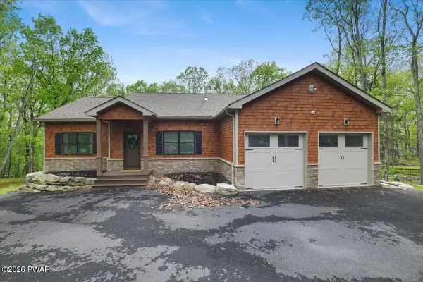 805 Visalia Court, Lords Valley, PA 18428