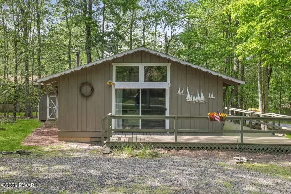 1004 Canoochee Court, Lake Ariel, PA 18436