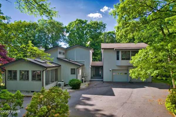 201 Broadmoor Drive, Lords Valley, PA 18428