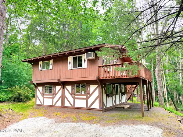 116 Heron Bay Road, Hawley, PA 18428