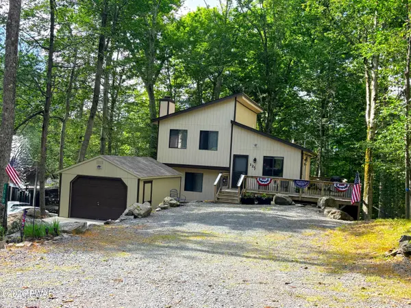 1110 Red Hawk Drive, Lake Ariel, PA 18436