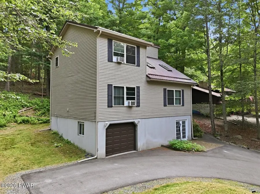 111 Grasshopper Lane, Greentown, PA 18426 - #2