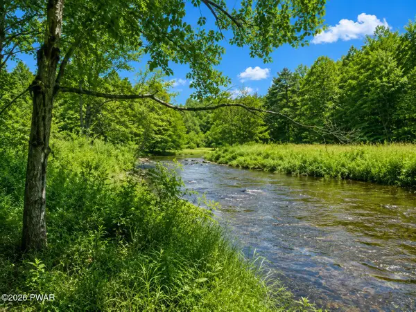 255 Creek Road, Greentown, PA 18426