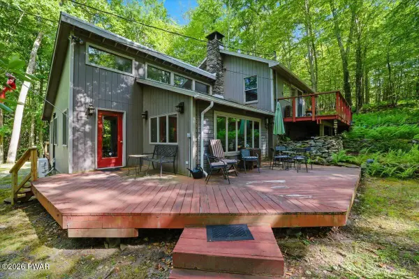 178 Westcolang Road, Lackawaxen, PA 18435