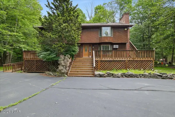 20 Kensington Road, Hawley, PA 18428