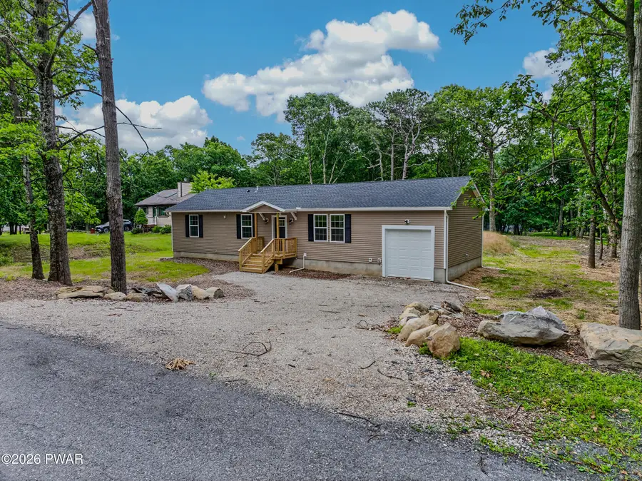515 Hummingbird Court, Bushkill, PA 18324 - #2