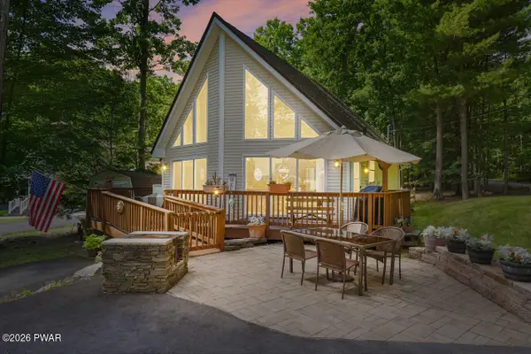 6 Lakeside Drive, Lakeville, PA 18438