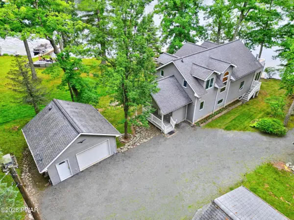 430 W Shore Drive, Hawley, PA 18428
