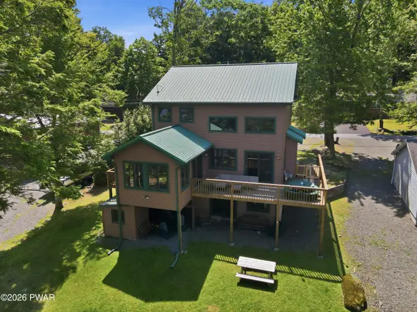 262 Laurel Lane, Greentown, PA 18426