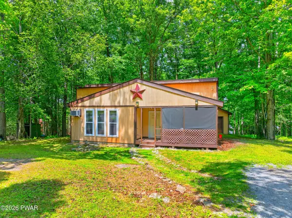 521 Cedarwood Terrace, Hamlin, PA 18427