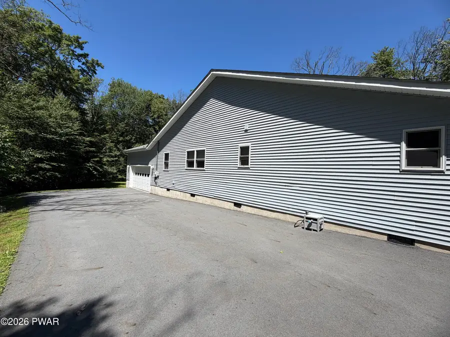 142 Pommel Drive, Lords Valley, PA 18428 - #2