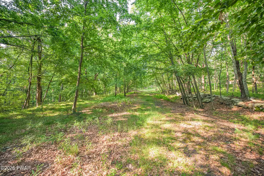 High Ridge Ct, Dingmans Ferry, PA 18328 - #2