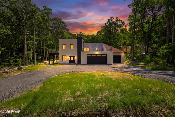 118 Surrey Drive, Lords Valley, PA 18428