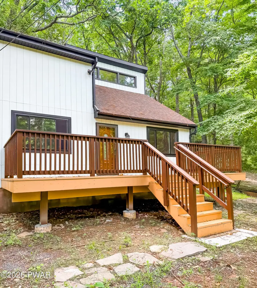 297 Saunders Drive, Bushkill, PA 18324 - #2
