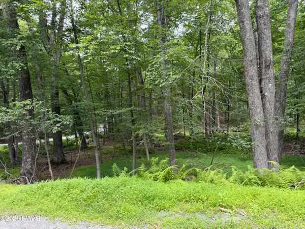 Lot Pinegrove Circle, Milford, PA 18337