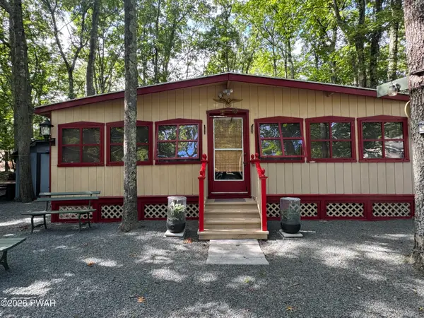 140 Paupack Drive, Shohola, PA 18458