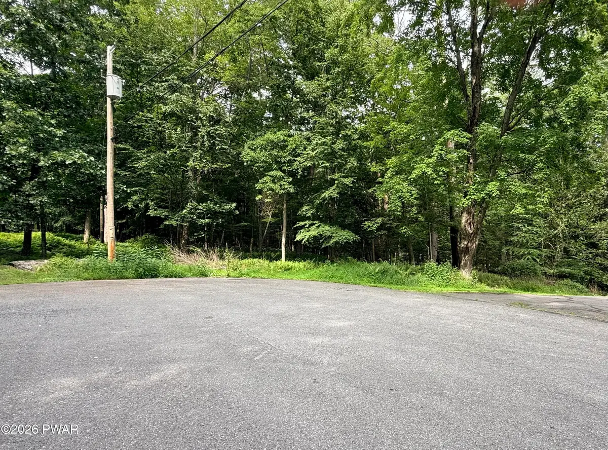 664-665 Raccoon Court, Bushkill, PA 18324 - #1