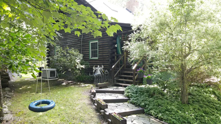 813 W Spur Court, Lords Valley, PA 18428 - #3
